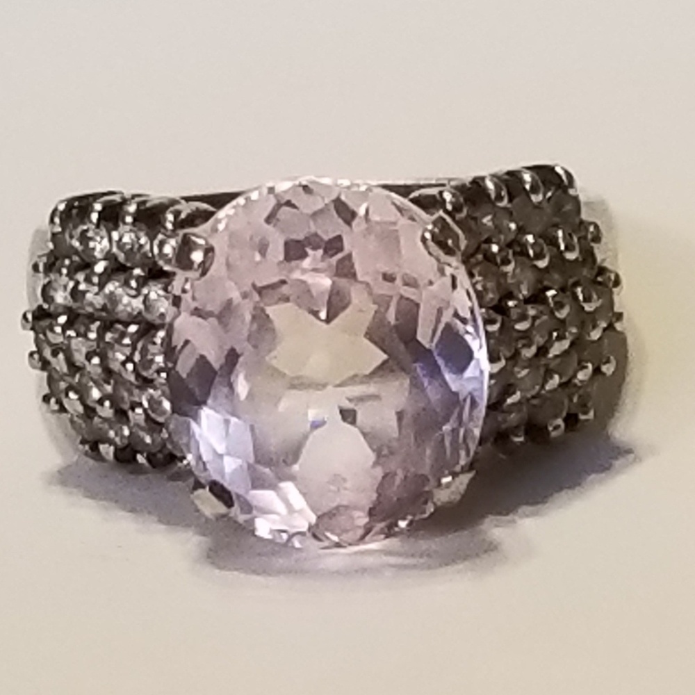 VINTAGE 8 carat Lilac Amethyst & Zircon in Silver